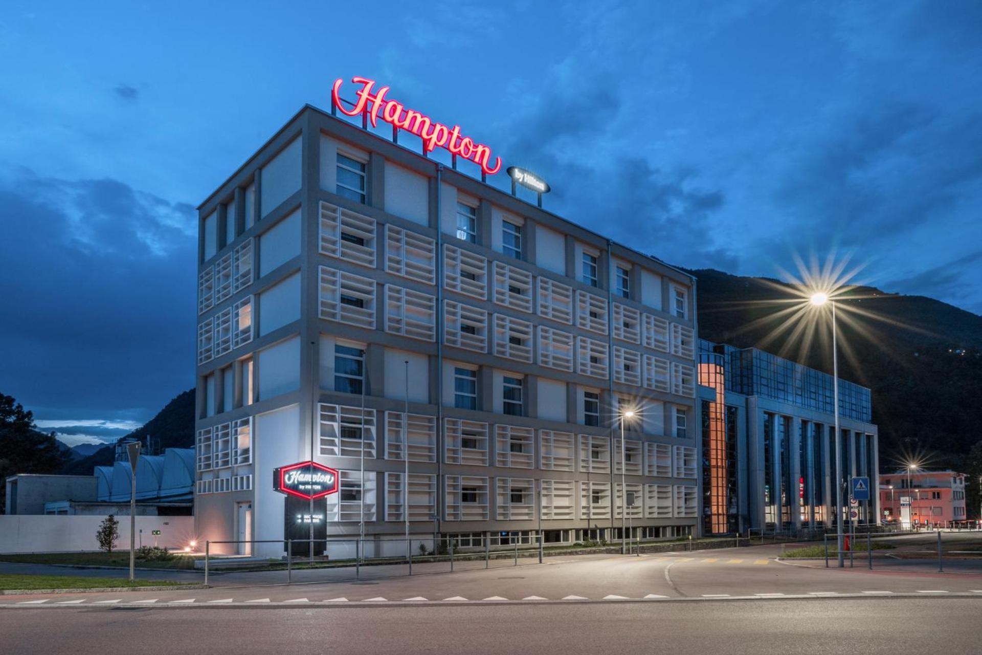 Hampton By Hilton Locarno Hotel Losone Exterior photo