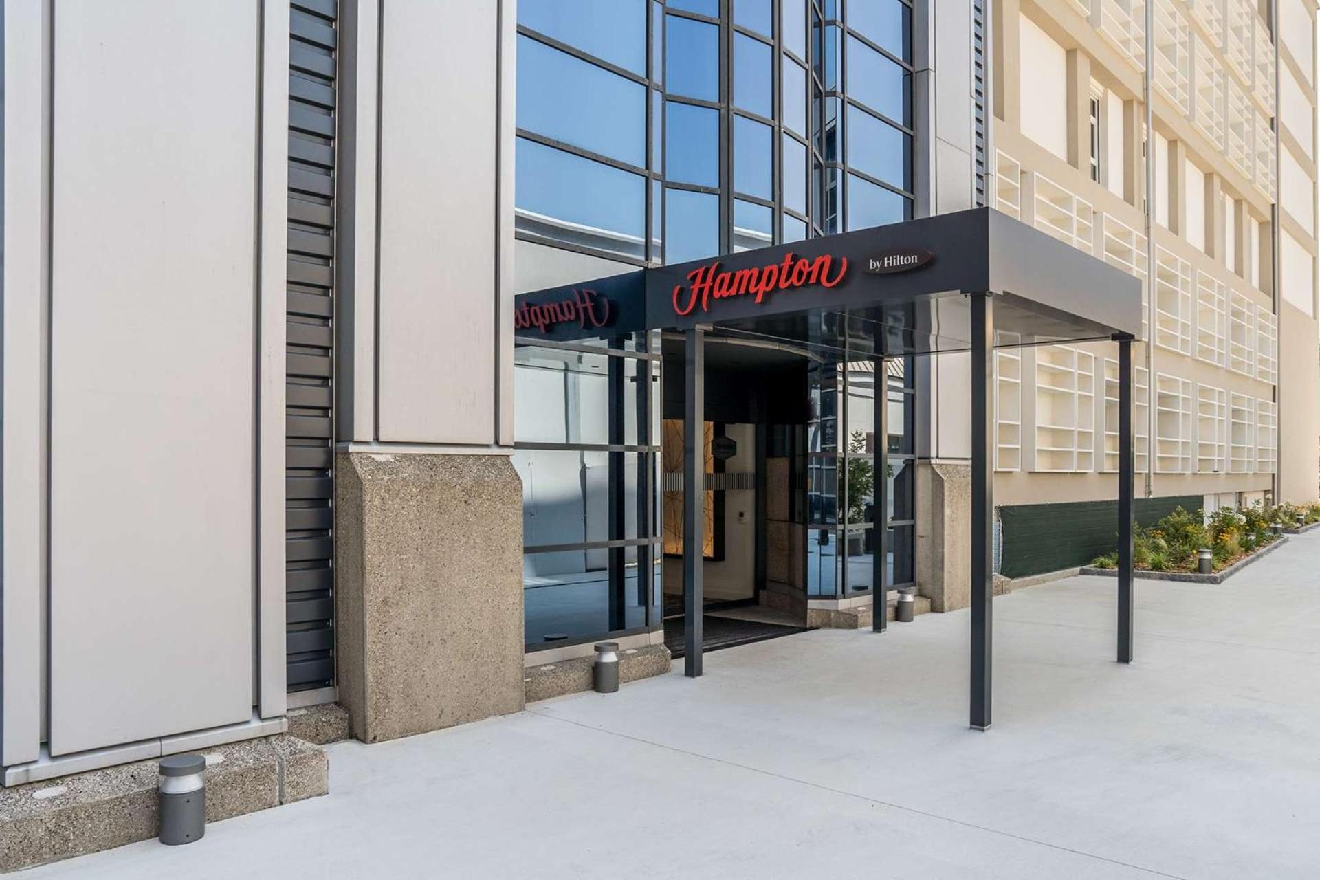 Hampton By Hilton Locarno Hotel Losone Exterior photo